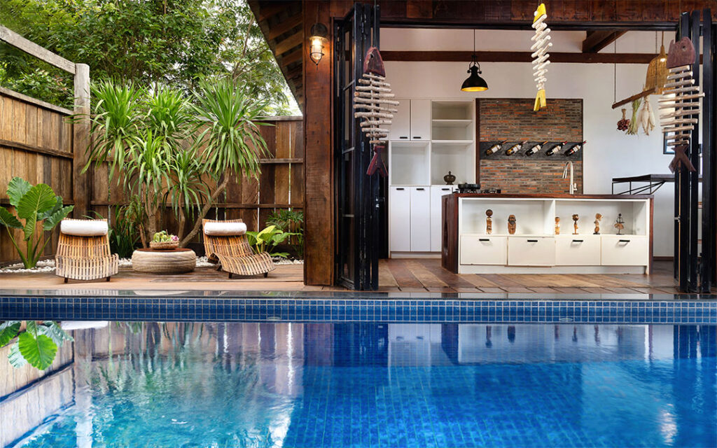 Swimming pool