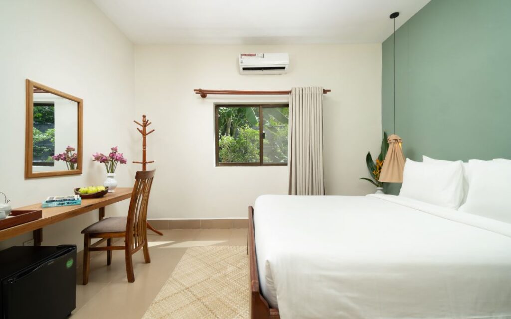 In the room in The Tree hotel is cool and luxury Facilities