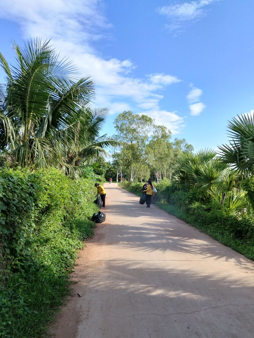 Stay Nature Kampot Cleaning Activity