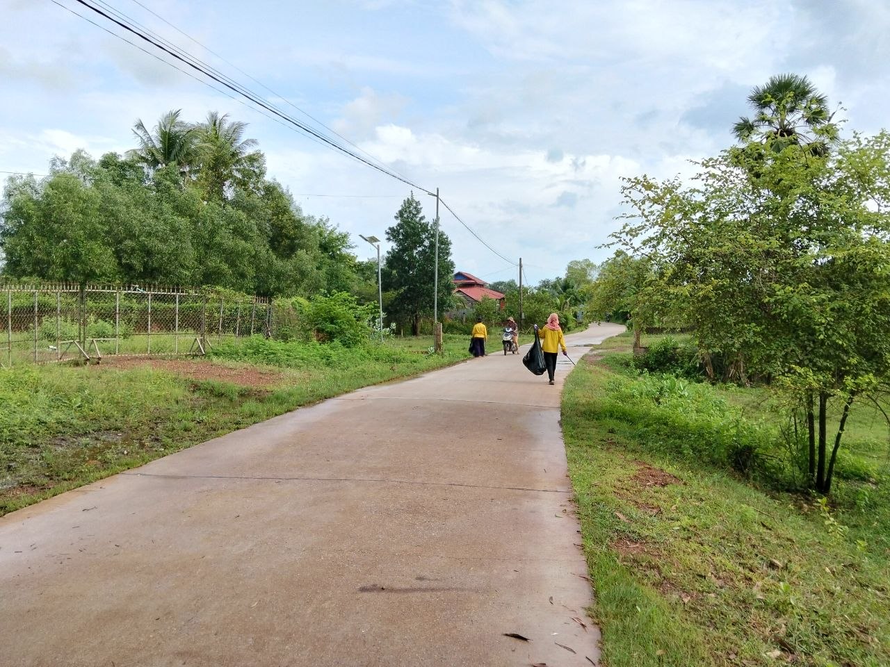 Stay Nature Kampot Cleaning Activity