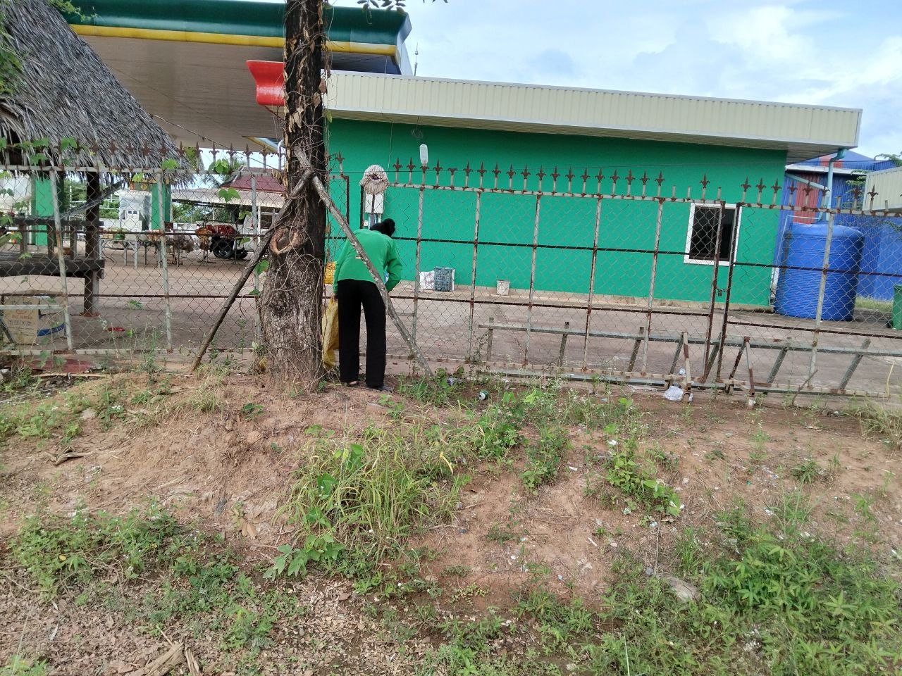 Kampot Stay Nature Cleaning Activity